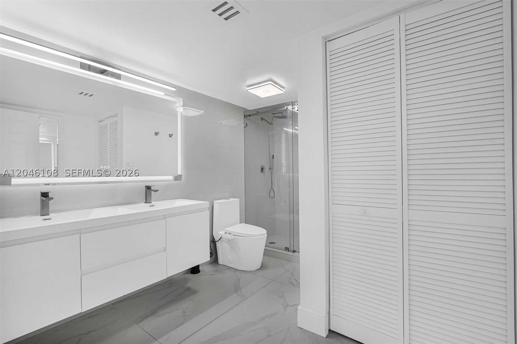 2016 Bay Dr #808, Miami Beach FL 33141