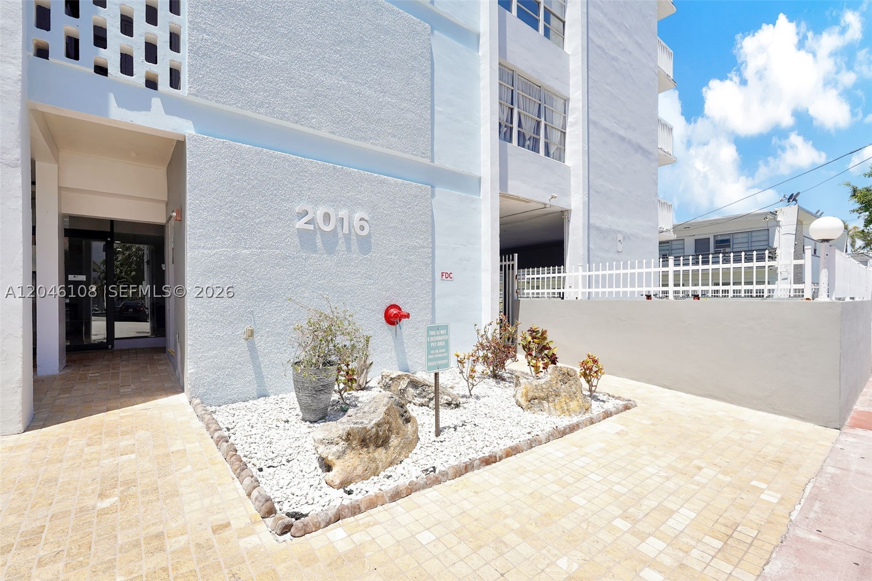 2016 Bay Dr #808, Miami Beach FL 33141