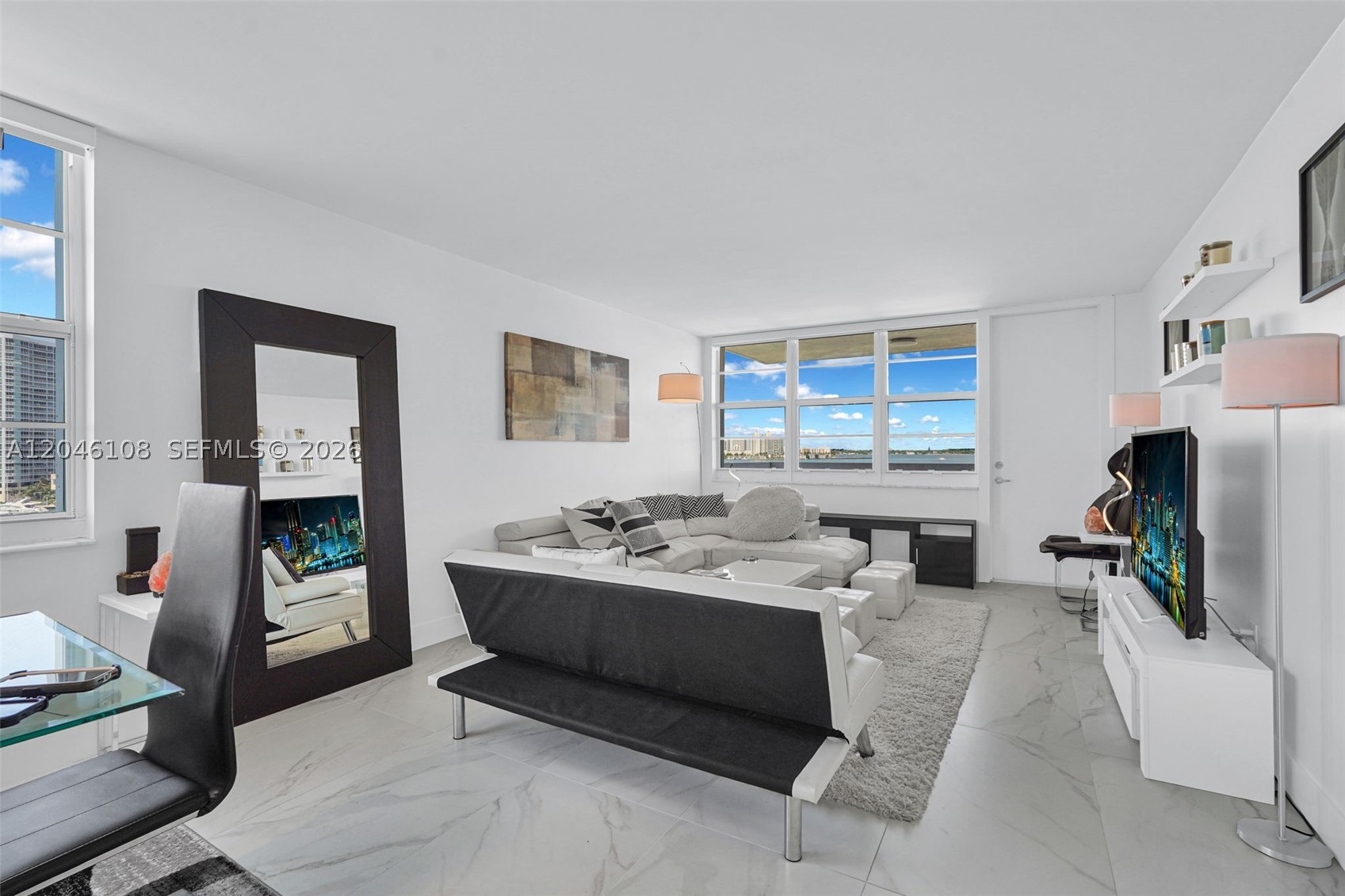 2016 Bay Dr #808, Miami Beach FL 33141