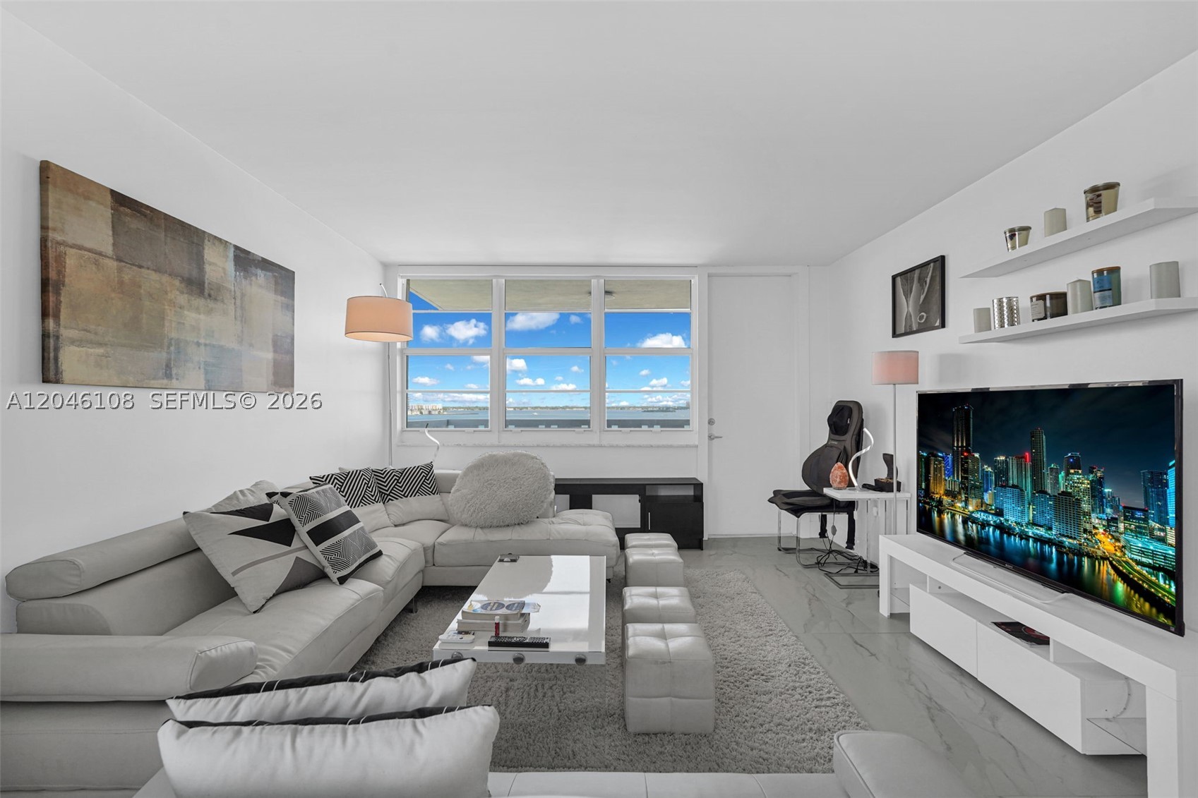 2016 Bay Dr #808, Miami Beach FL 33141