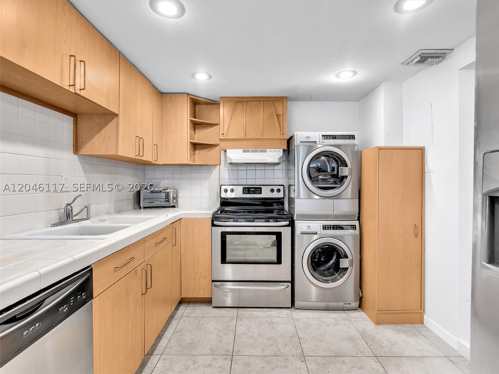 1901 Brickell Ave #B1203, Miami FL 33129