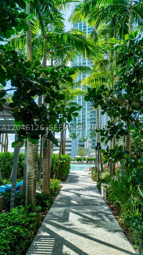 650 NE 32nd St #2102, Miami FL 33137