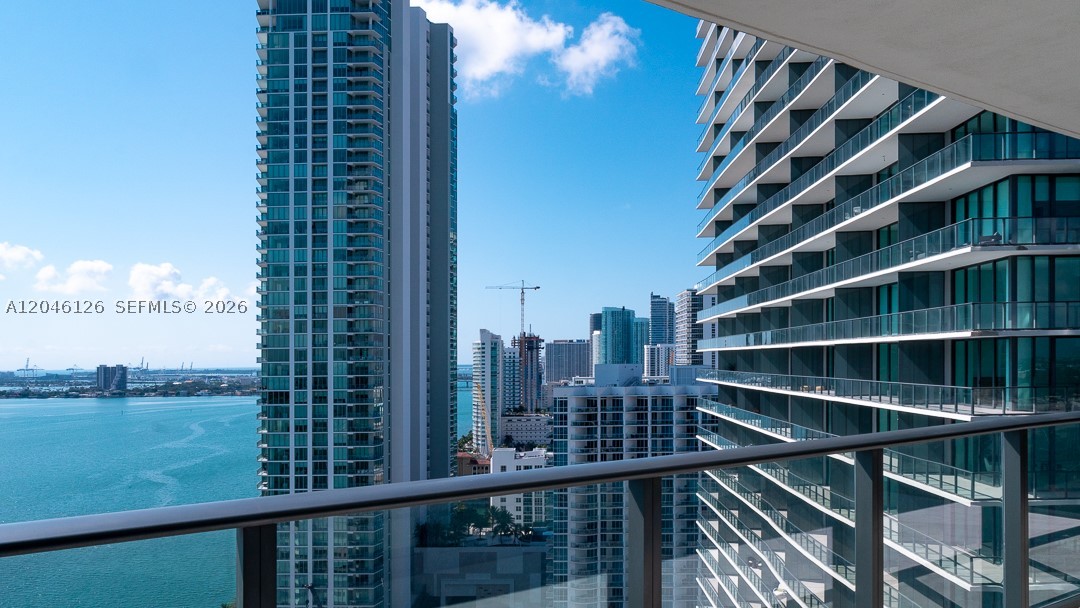 650 NE 32nd St #2102, Miami FL 33137