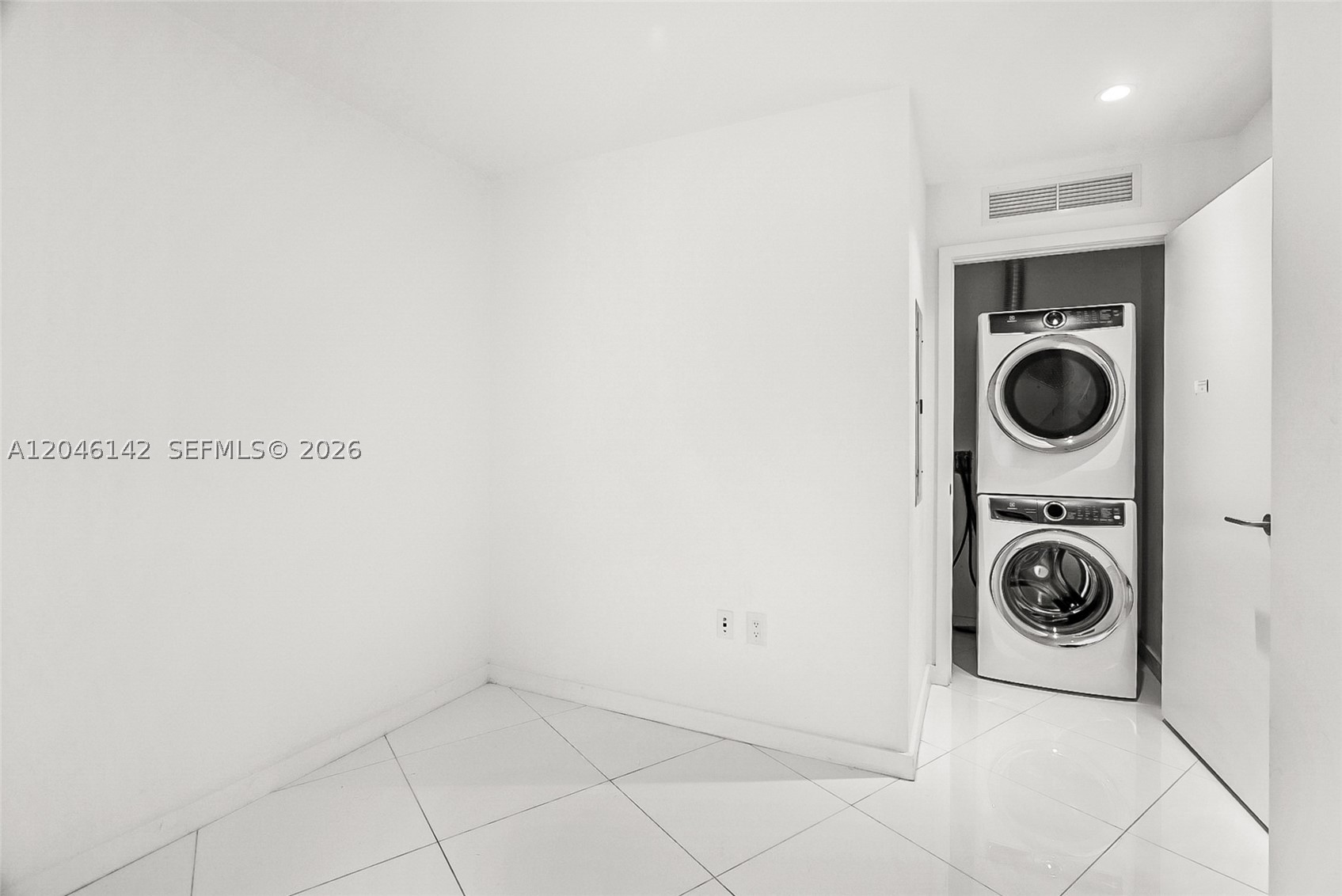 851 NE 1st Ave #2802, Miami FL 33132