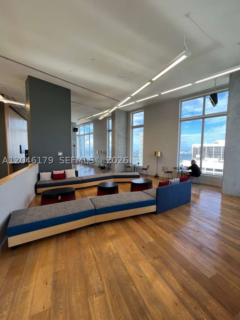 151 SE 1st St #PH07, Miami FL 33131