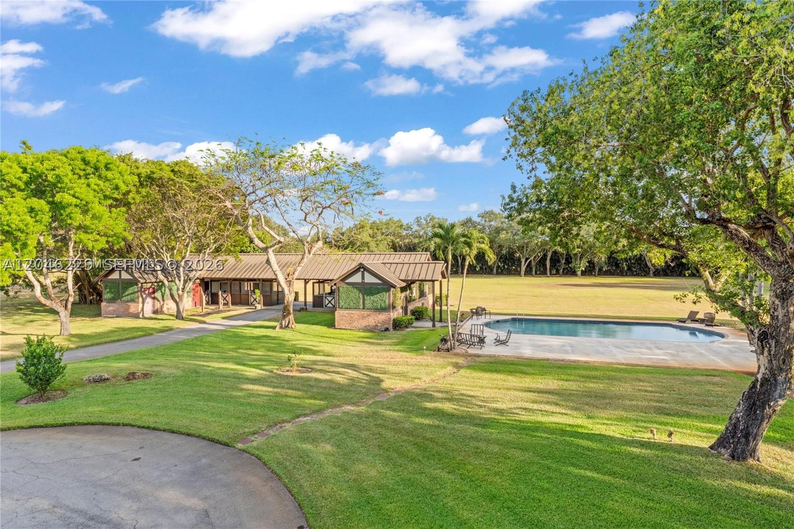 8705 Surrey Ln, Boca Raton FL 33496