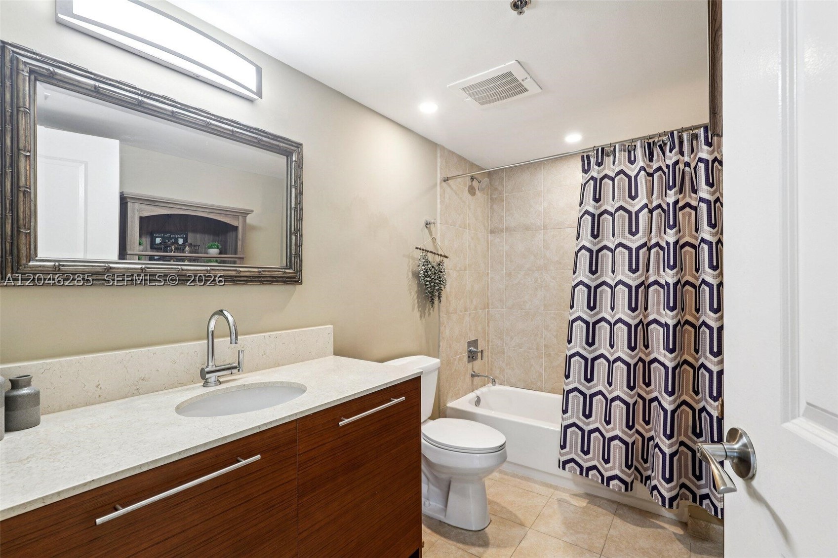 2641 N Flamingo Rd #2308, Plantation FL 33323
