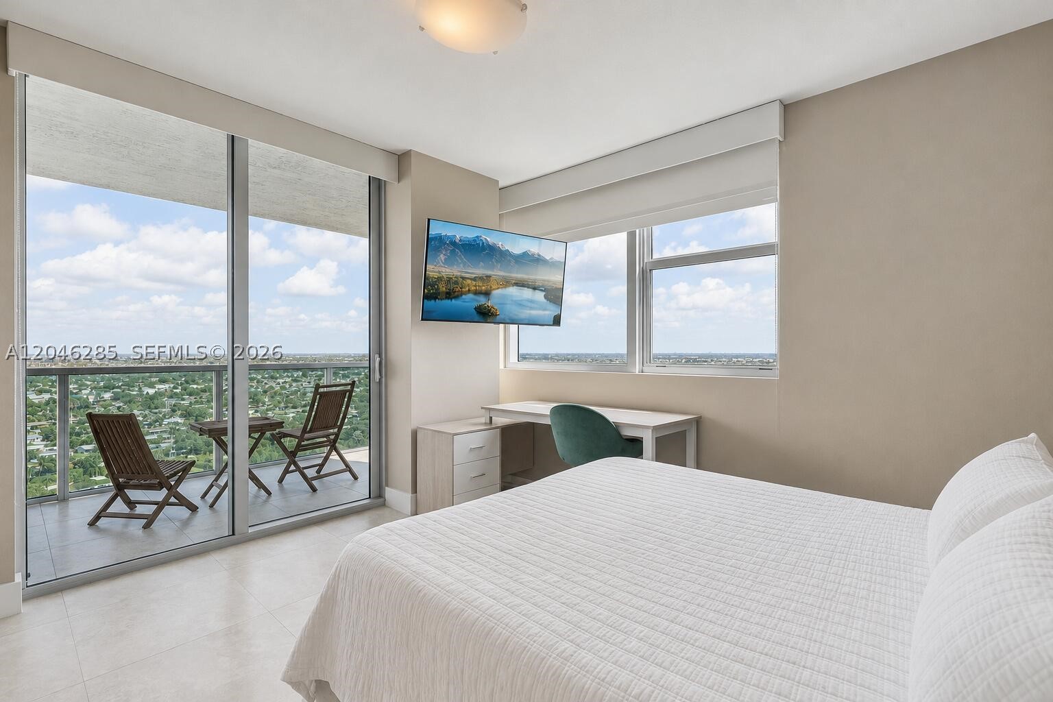 2641 N Flamingo Rd #2308, Plantation FL 33323