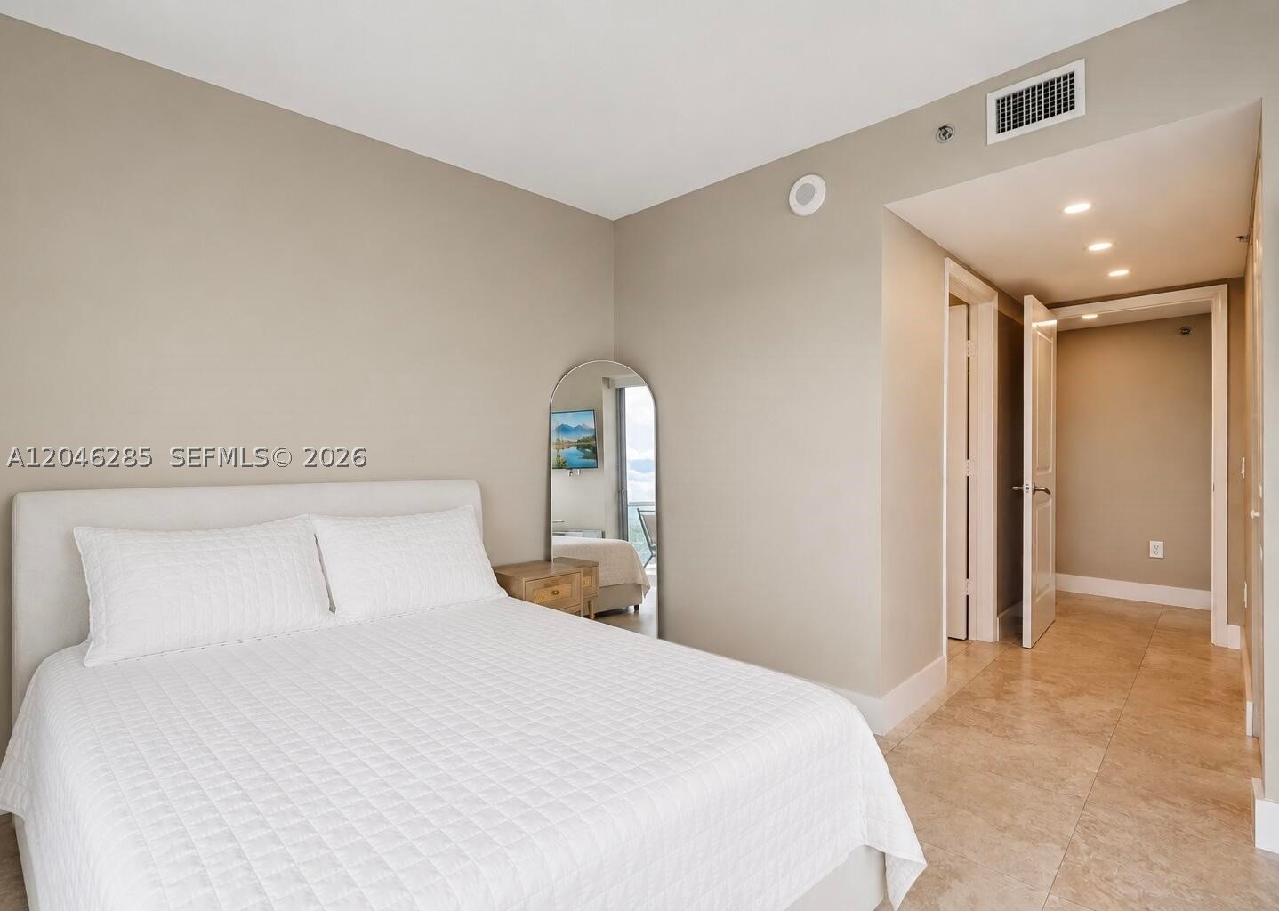 2641 N Flamingo Rd #2308, Plantation FL 33323