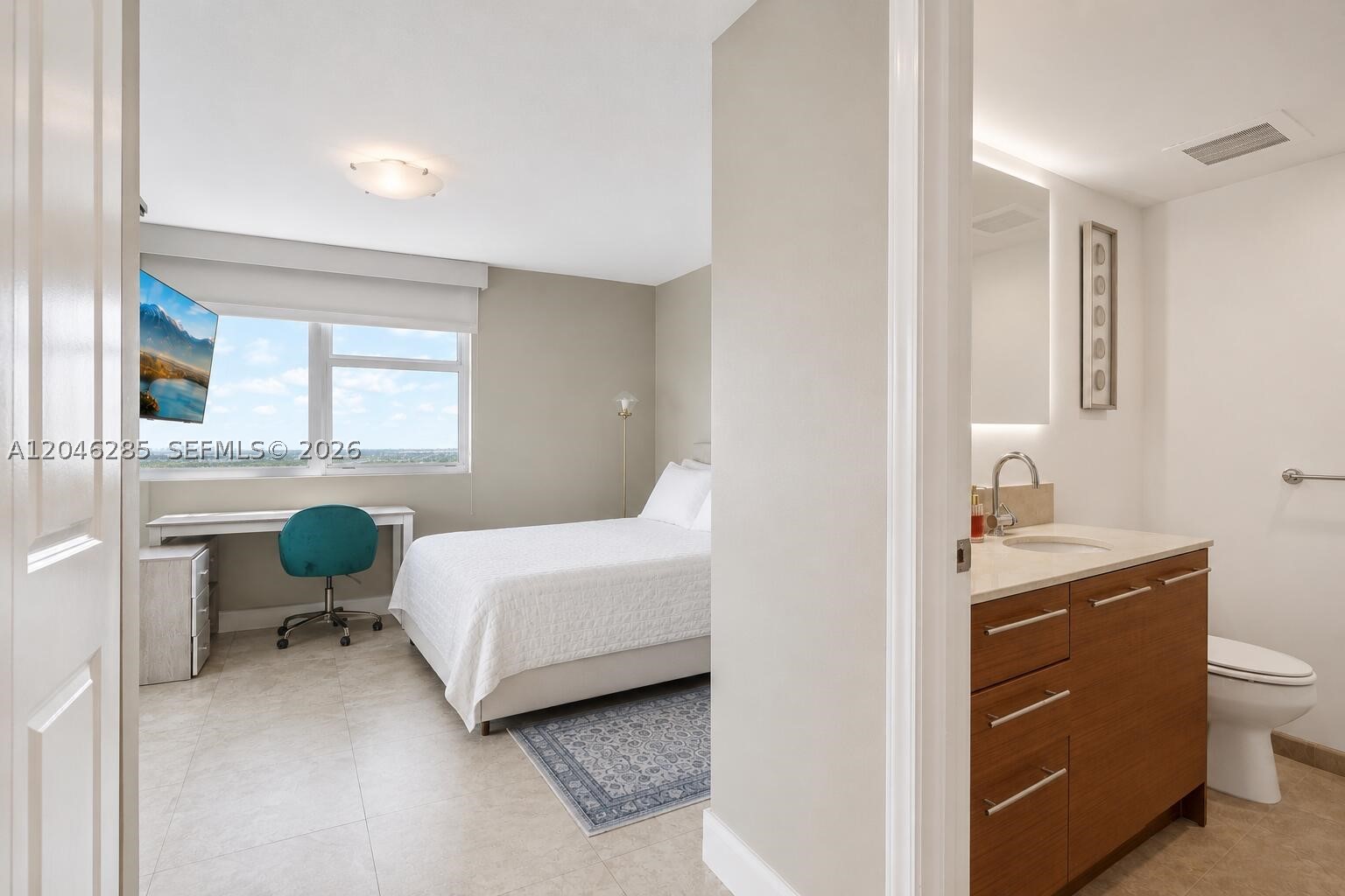 2641 N Flamingo Rd #2308, Plantation FL 33323