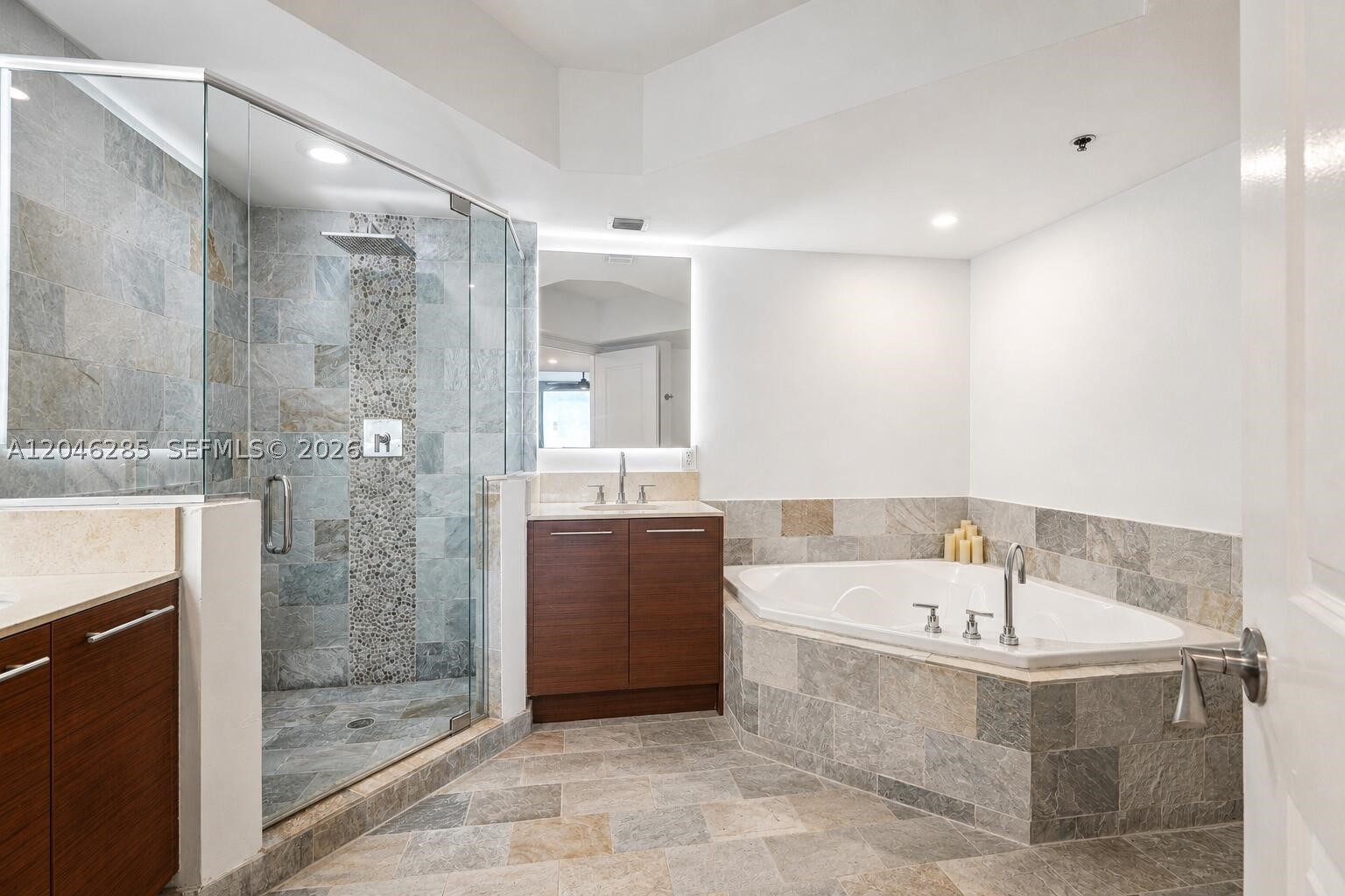 2641 N Flamingo Rd #2308, Plantation FL 33323