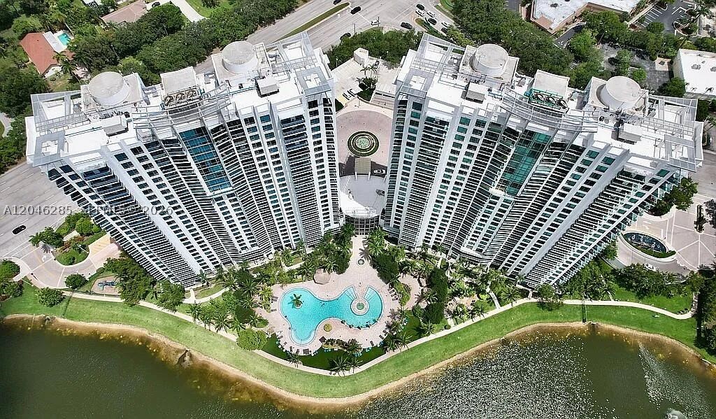 2641 N Flamingo Rd #2308, Plantation FL 33323