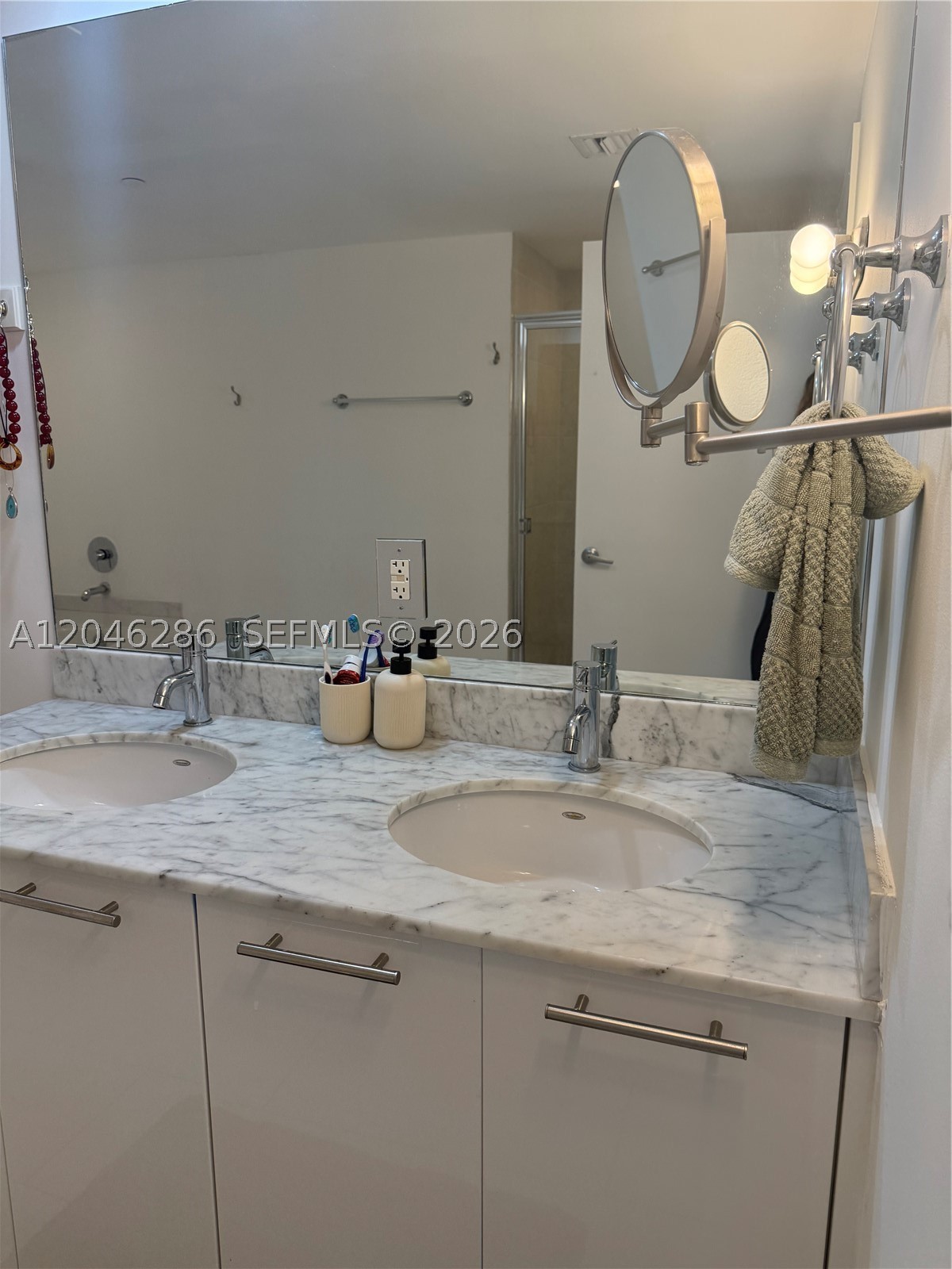 950 Brickell Bay Dr #2907, Miami FL 33131