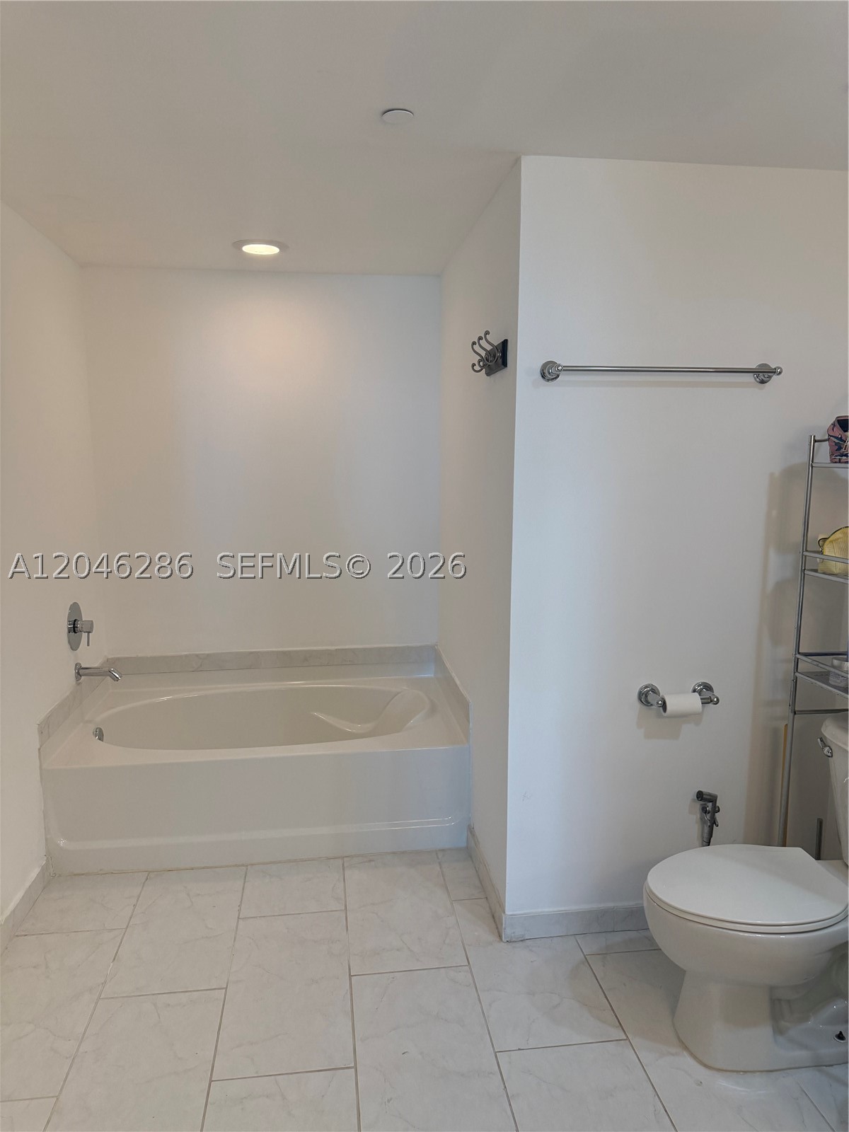 950 Brickell Bay Dr #2907, Miami FL 33131