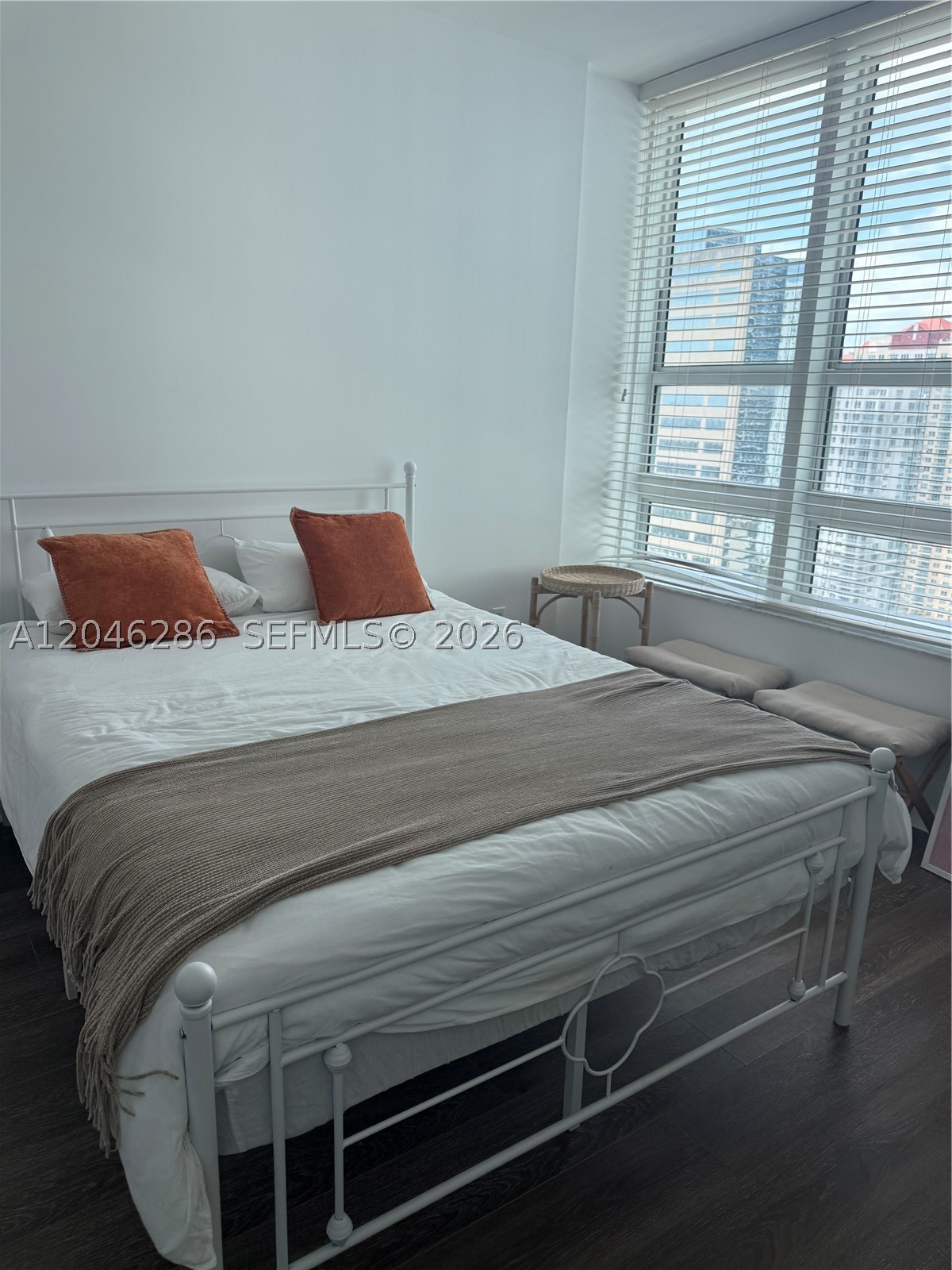 950 Brickell Bay Dr #2907, Miami FL 33131