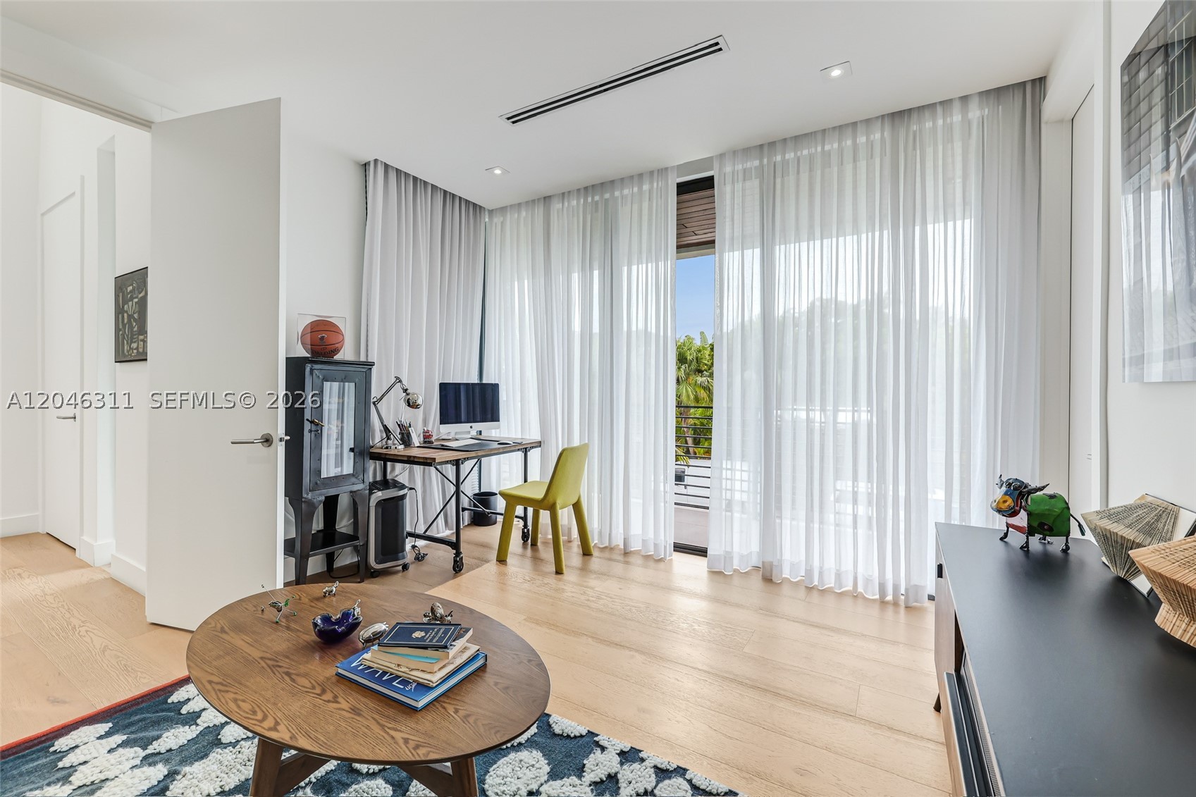 445 Ridgewood Rd, Key Biscayne FL 33149