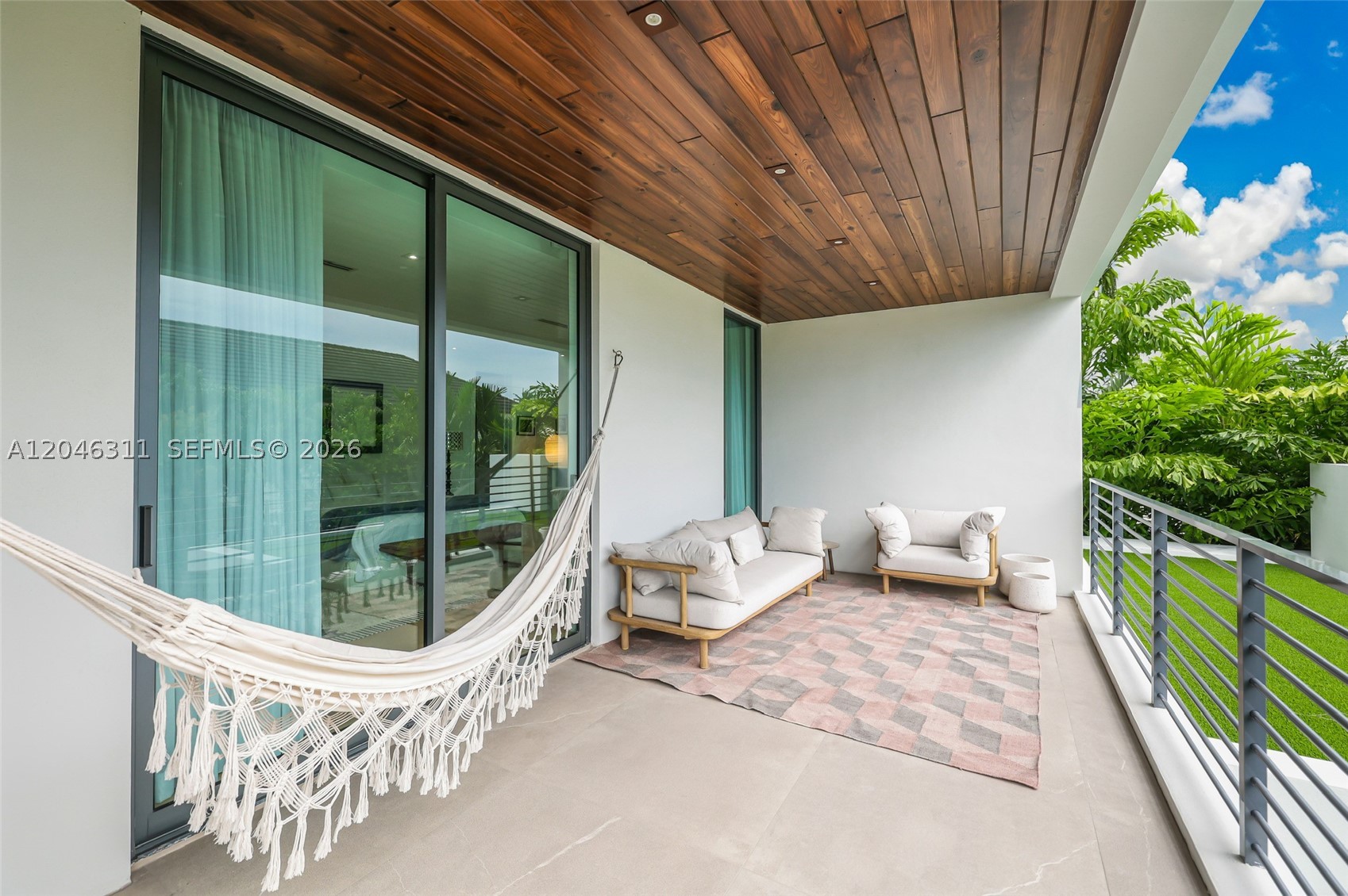 445 Ridgewood Rd, Key Biscayne FL 33149