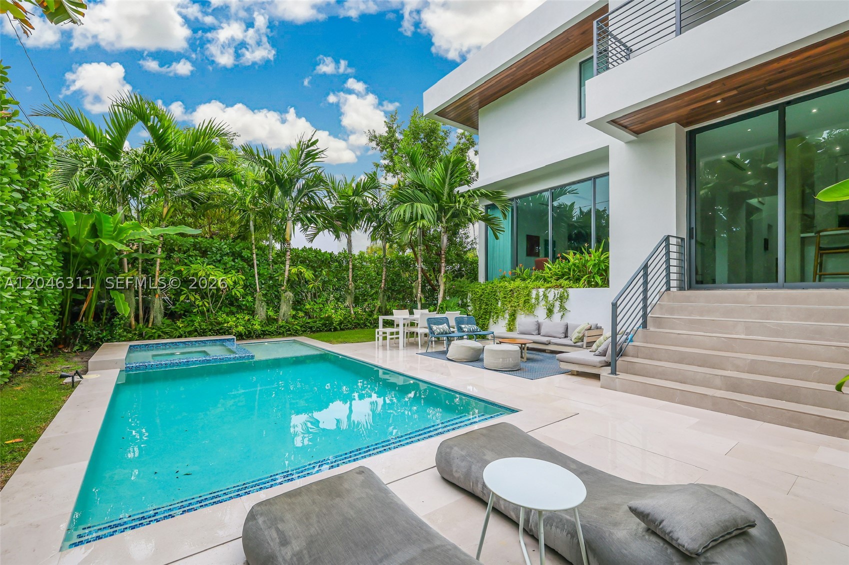 445 Ridgewood Rd, Key Biscayne FL 33149