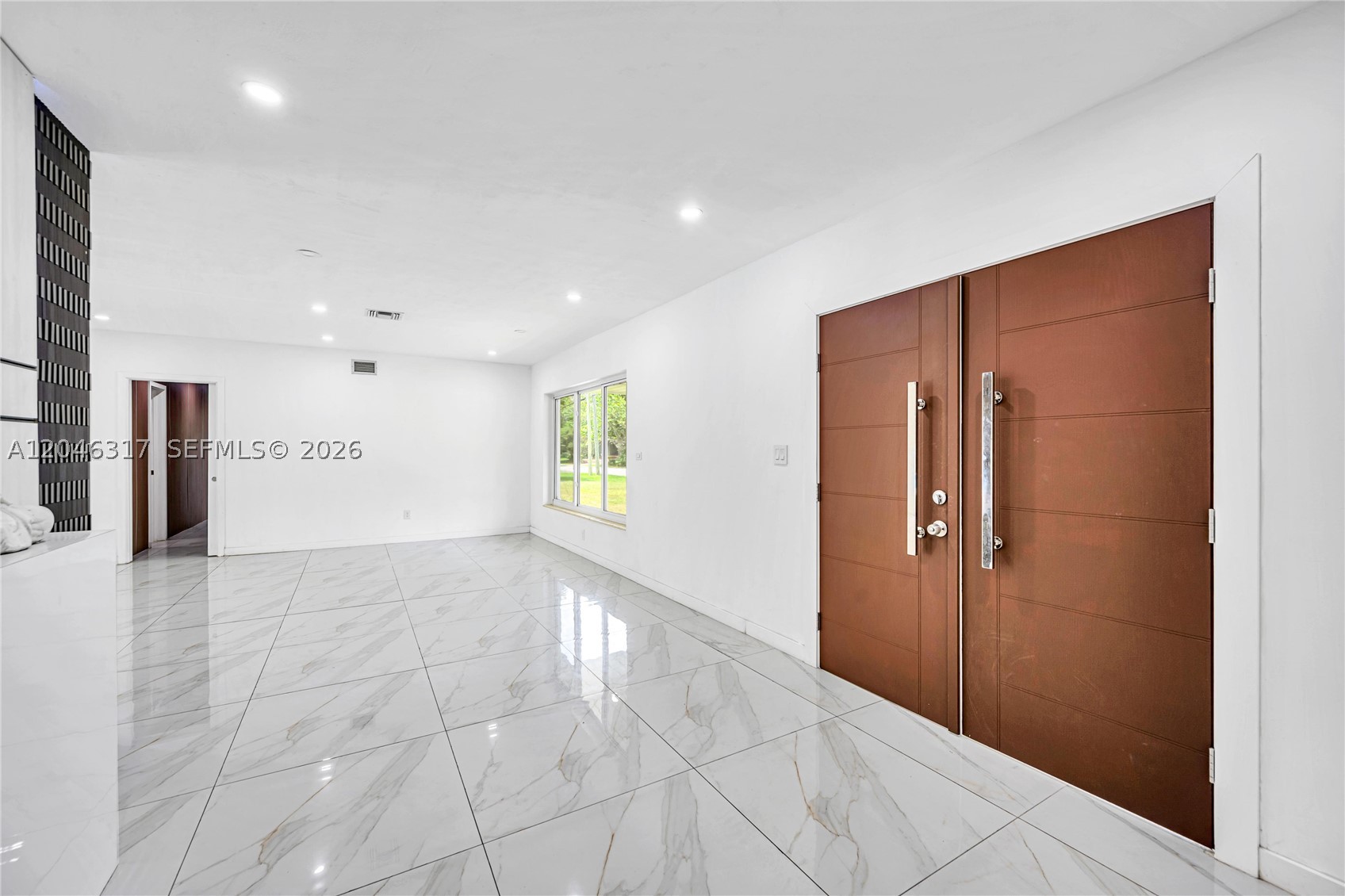 12525 SW 68th Ct, Pinecrest FL 33156