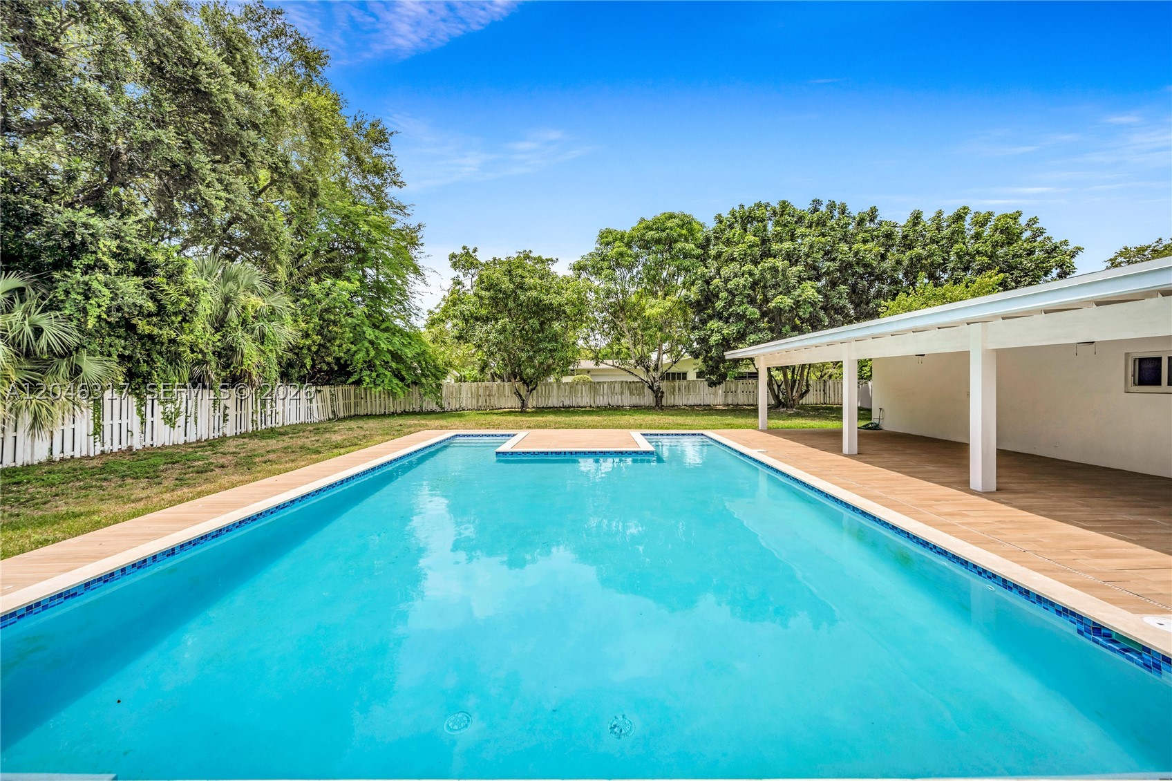 12525 SW 68th Ct, Pinecrest FL 33156