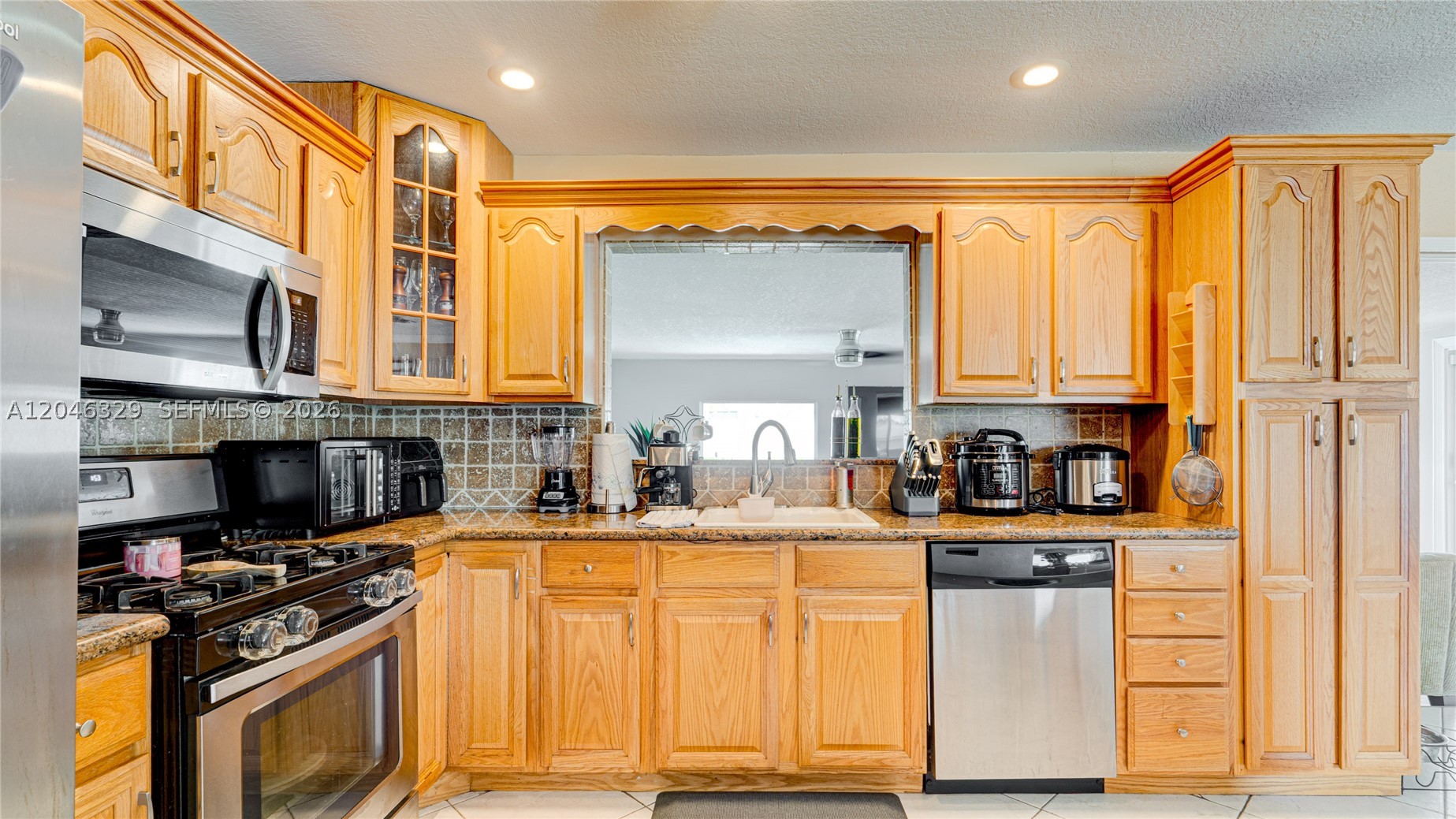 11370 NW 46th Pl, Sunrise FL 33323