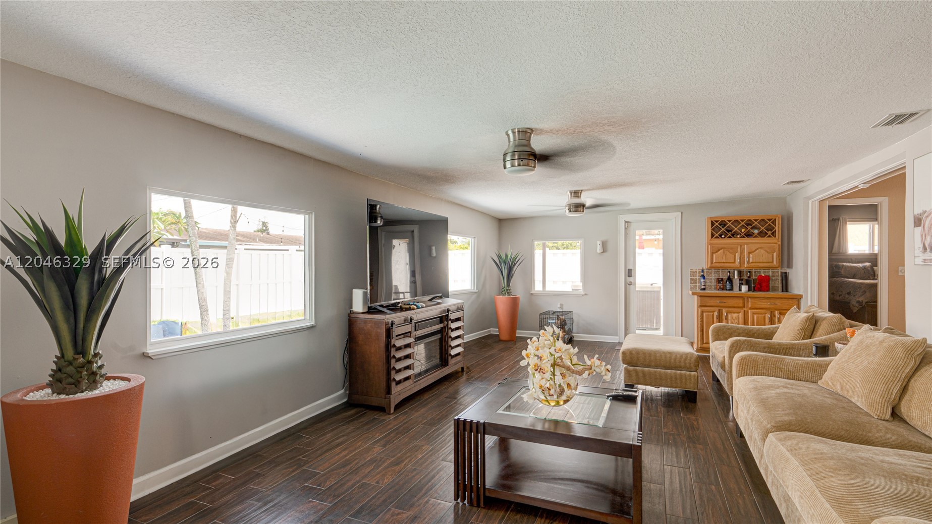 11370 NW 46th Pl, Sunrise FL 33323