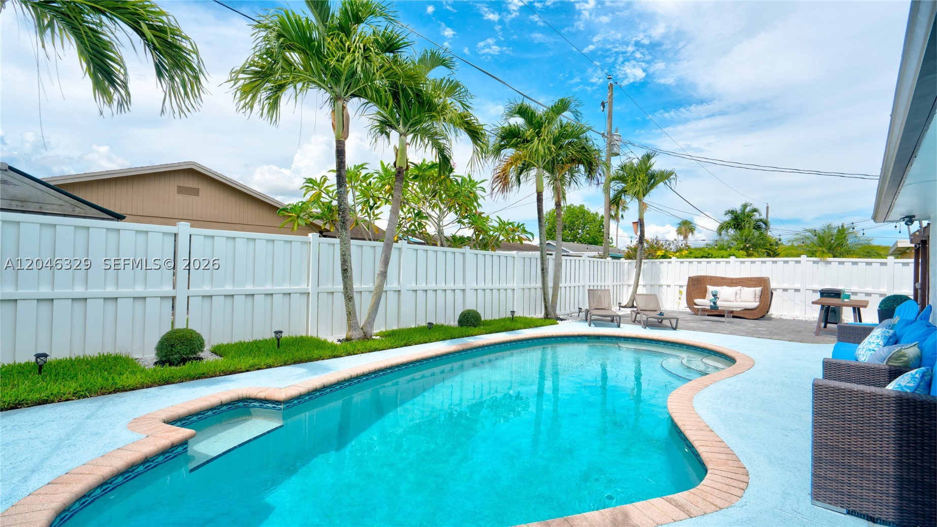 11370 NW 46th Pl, Sunrise FL 33323