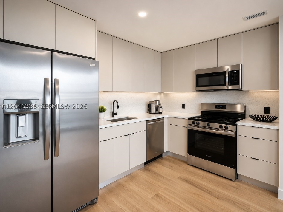 300 S Biscayne Blvd #T-1503, Miami FL 33131
