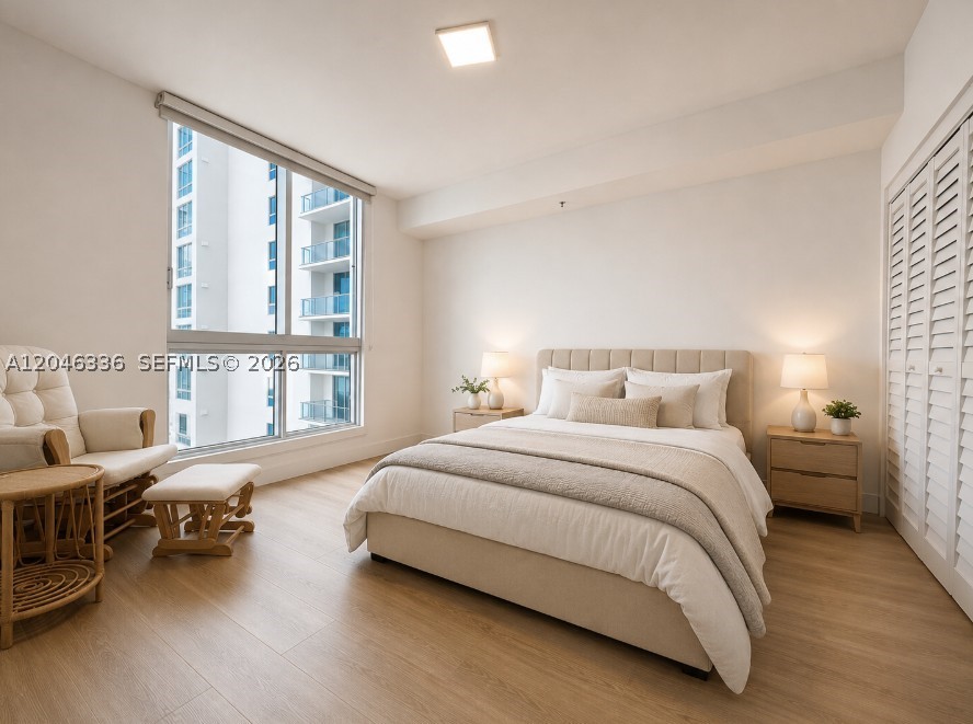 300 S Biscayne Blvd #T-1503, Miami FL 33131