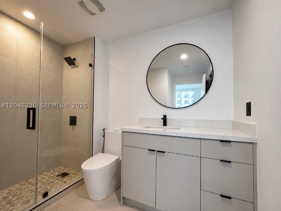 300 S Biscayne Blvd #T-1503, Miami FL 33131