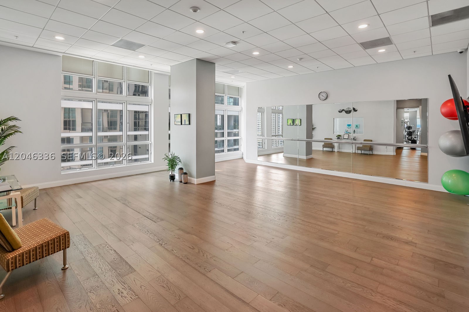 300 S Biscayne Blvd #T-1503, Miami FL 33131