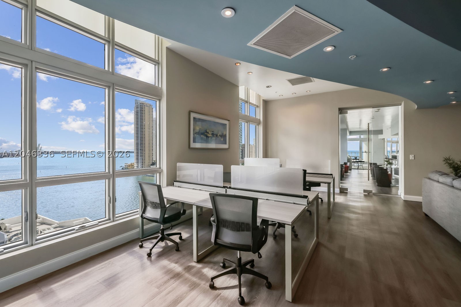 300 S Biscayne Blvd #T-1503, Miami FL 33131