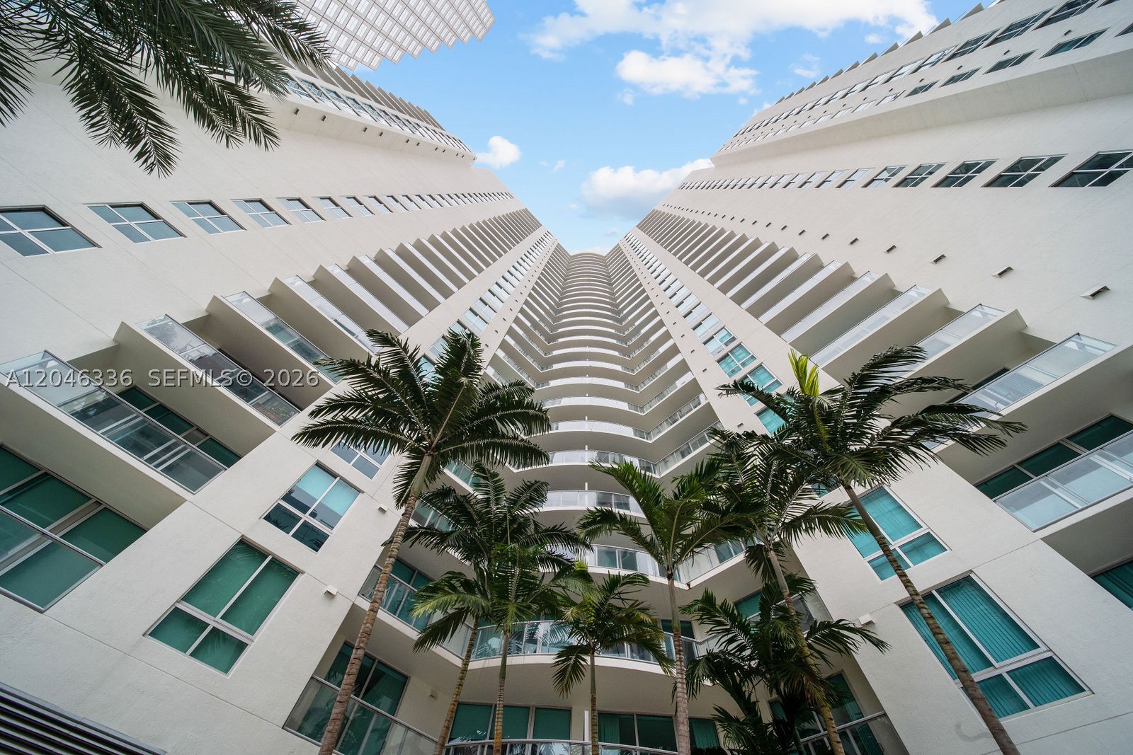 300 S Biscayne Blvd #T-1503, Miami FL 33131