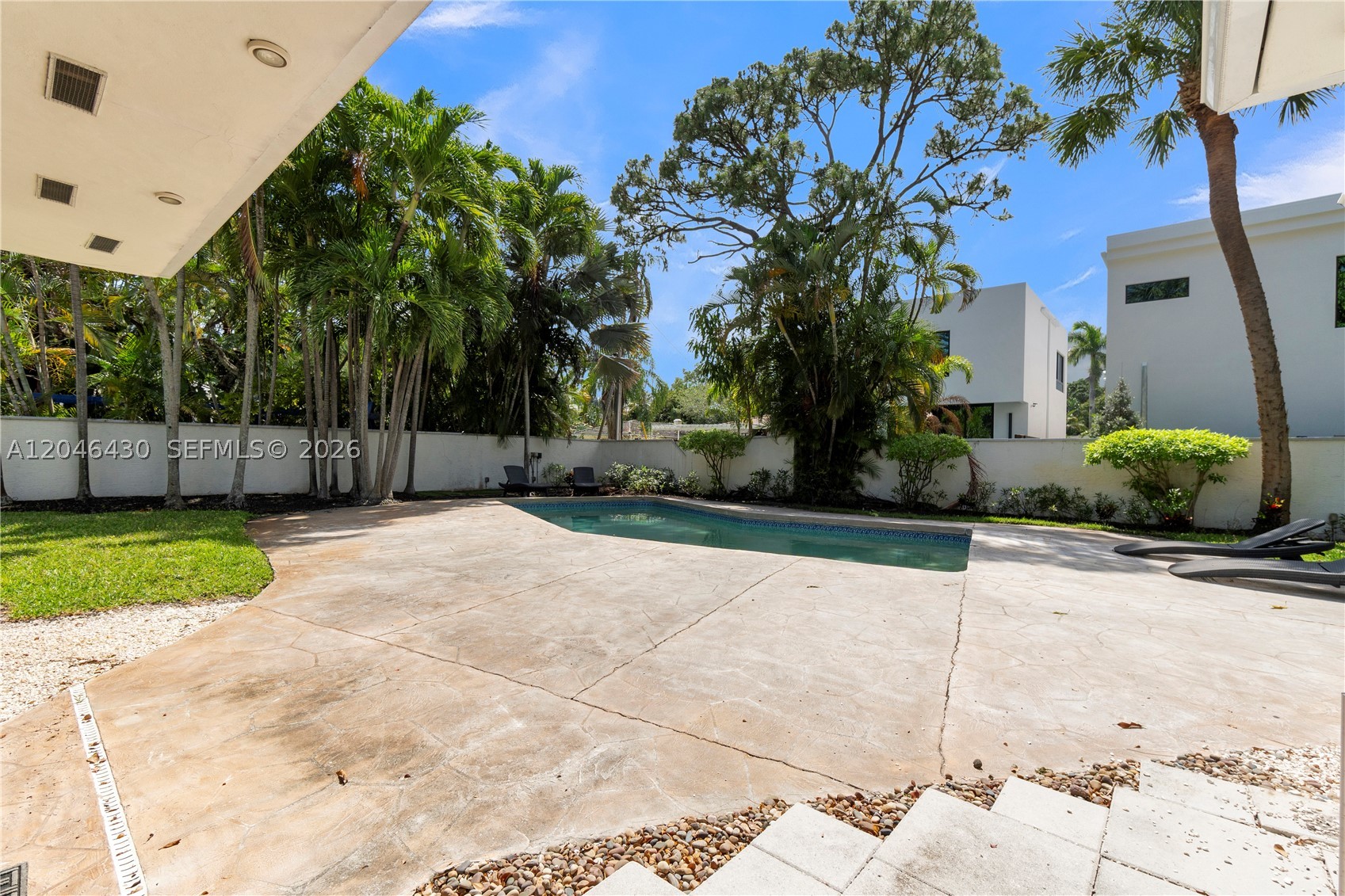 549 NE 12th Ave #1, Fort Lauderdale FL 33301