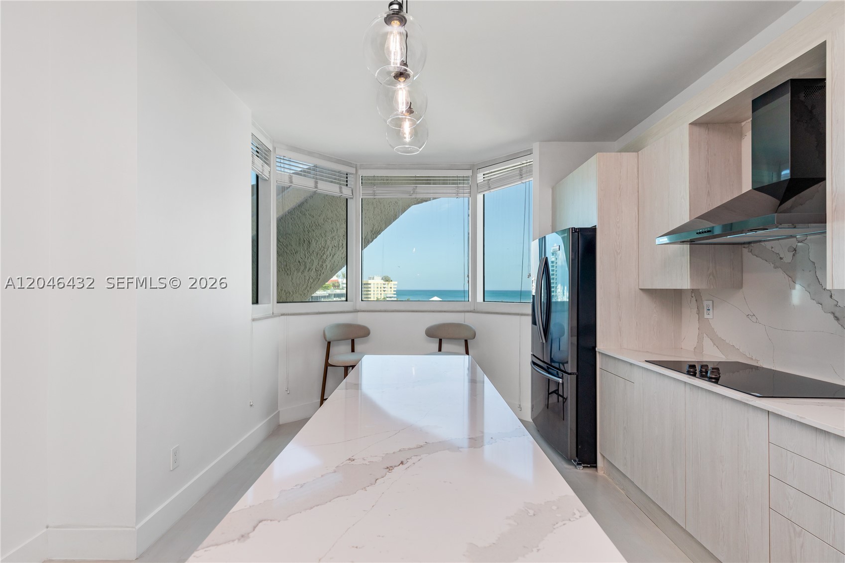300 S Pointe Dr #907, Miami Beach FL 33139