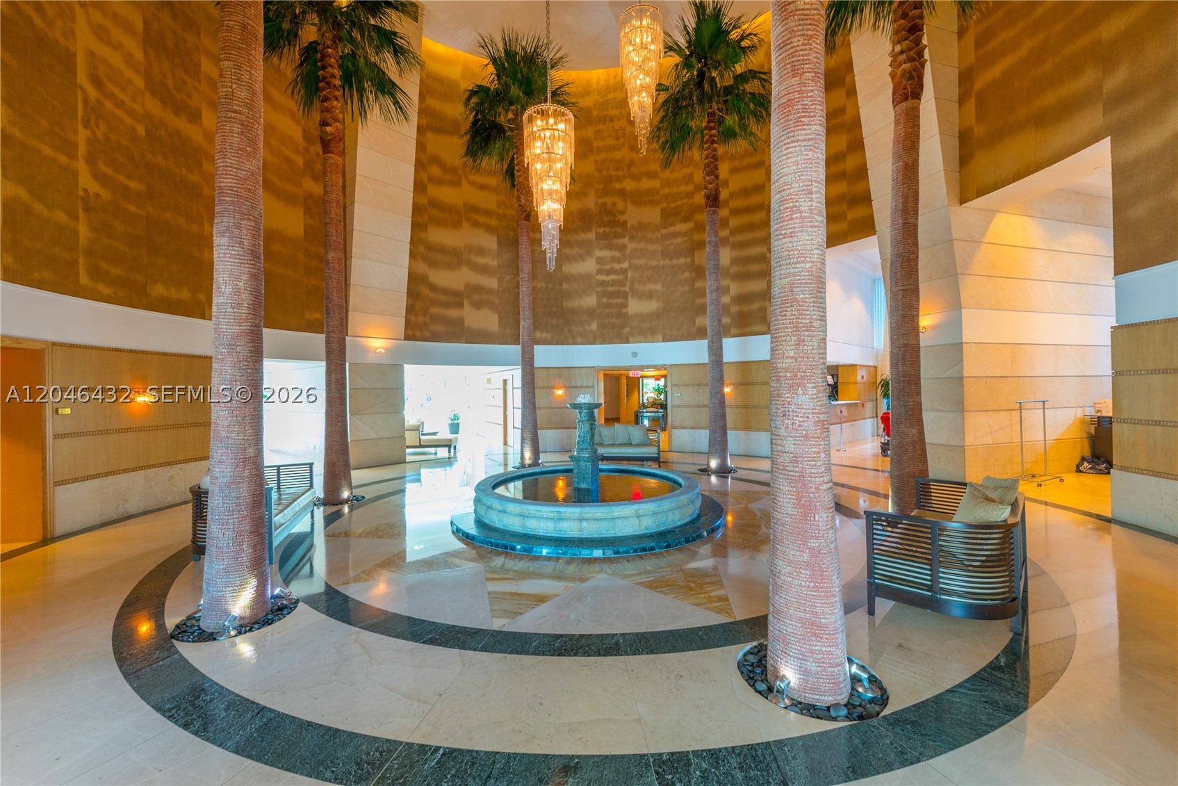 300 S Pointe Dr #907, Miami Beach FL 33139