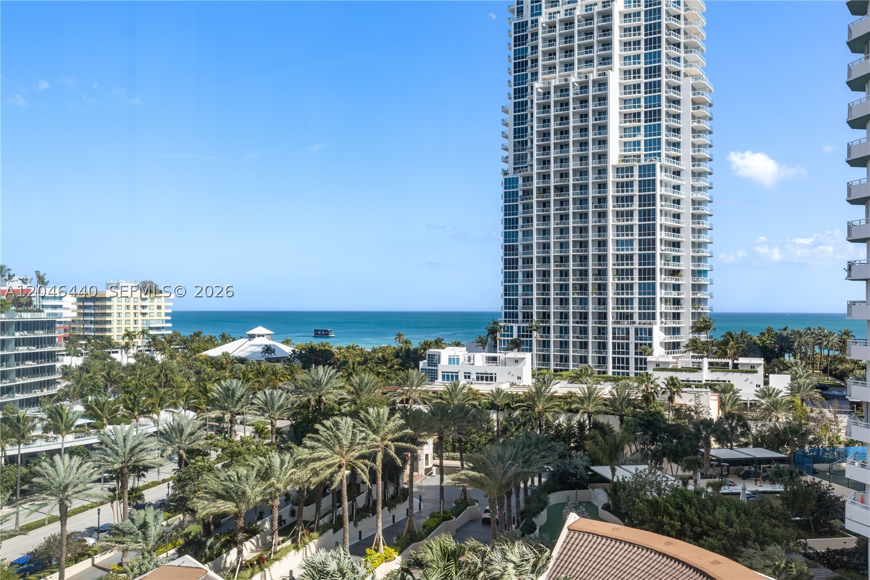 300 S Pointe Dr #907, Miami Beach FL 33139