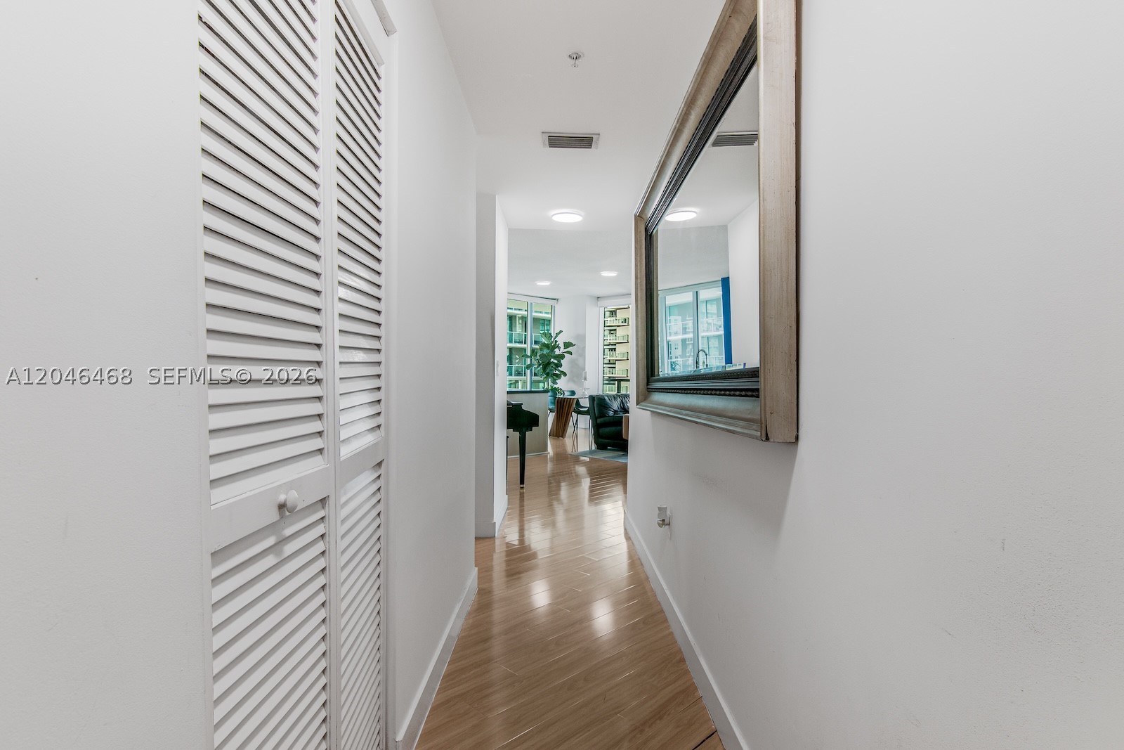 79 SW 12th St #2107-S, Miami FL 33130
