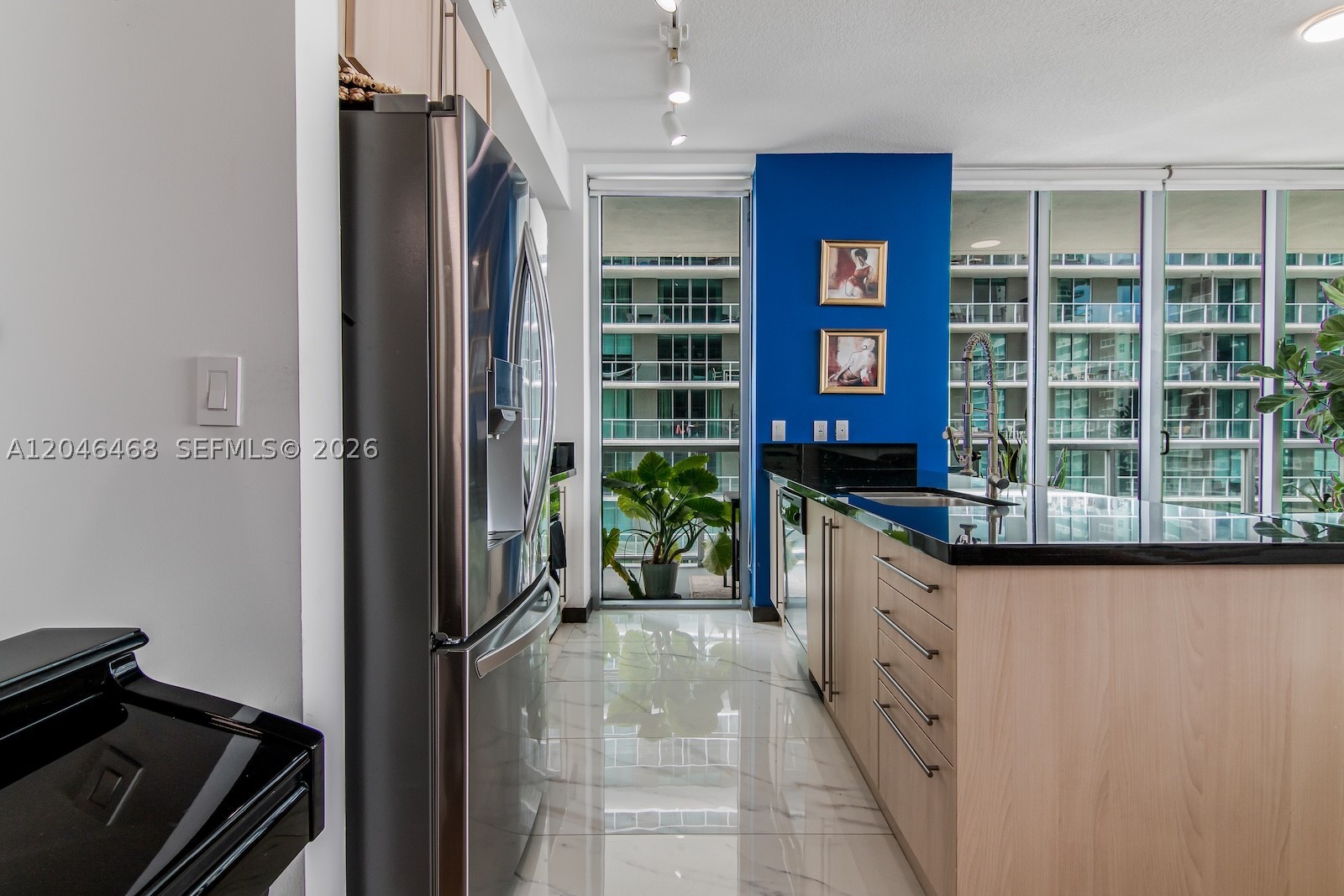 79 SW 12th St #2107-S, Miami FL 33130