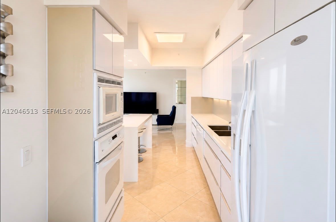 4775 Collins Ave #2407, Miami Beach FL 33140