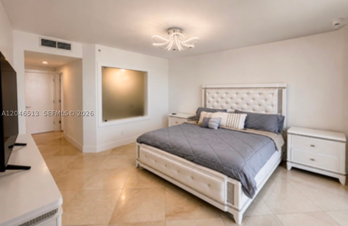 4775 Collins Ave #2407, Miami Beach FL 33140