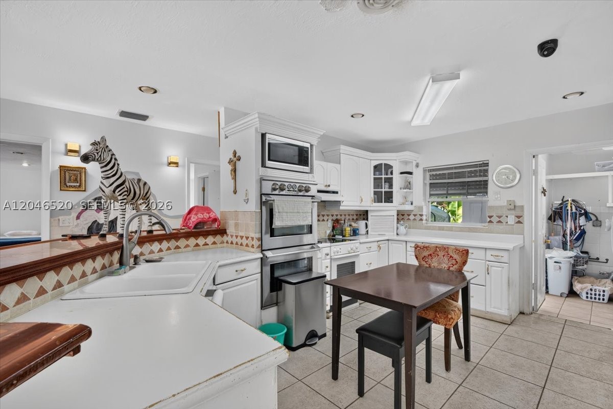 9841 SW 157th Ter, Miami FL 33157