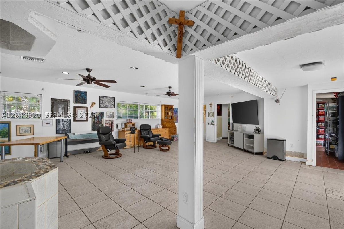 9841 SW 157th Ter, Miami FL 33157