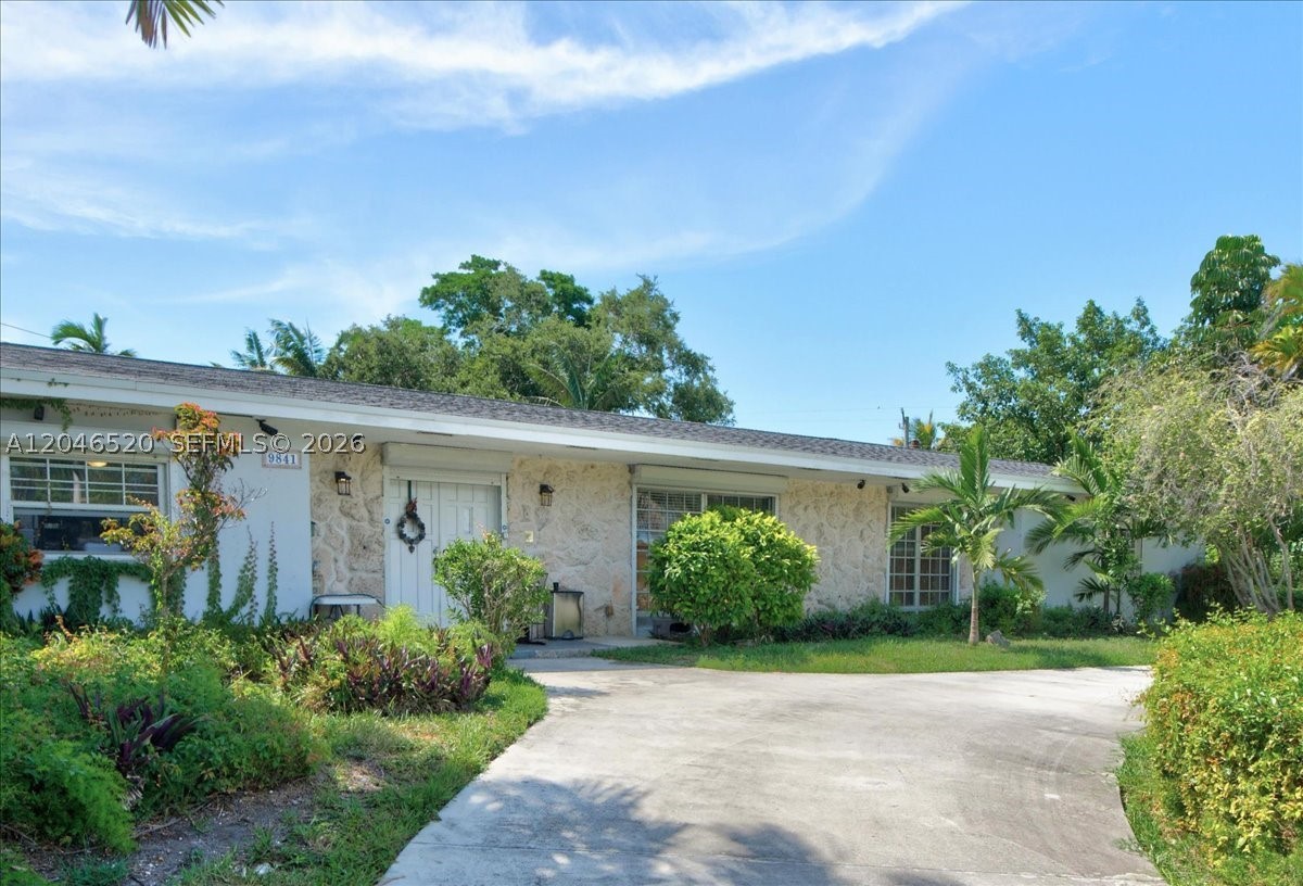 9841 SW 157th Ter, Miami FL 33157