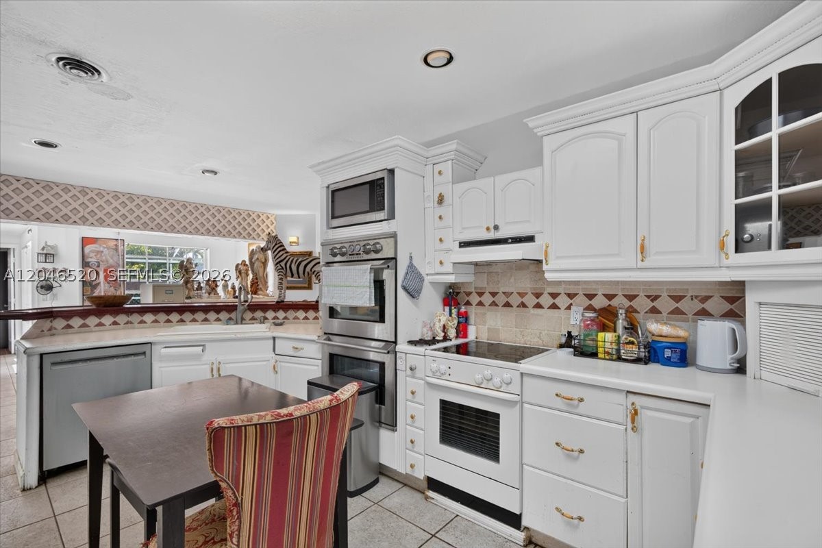 9841 SW 157th Ter, Miami FL 33157