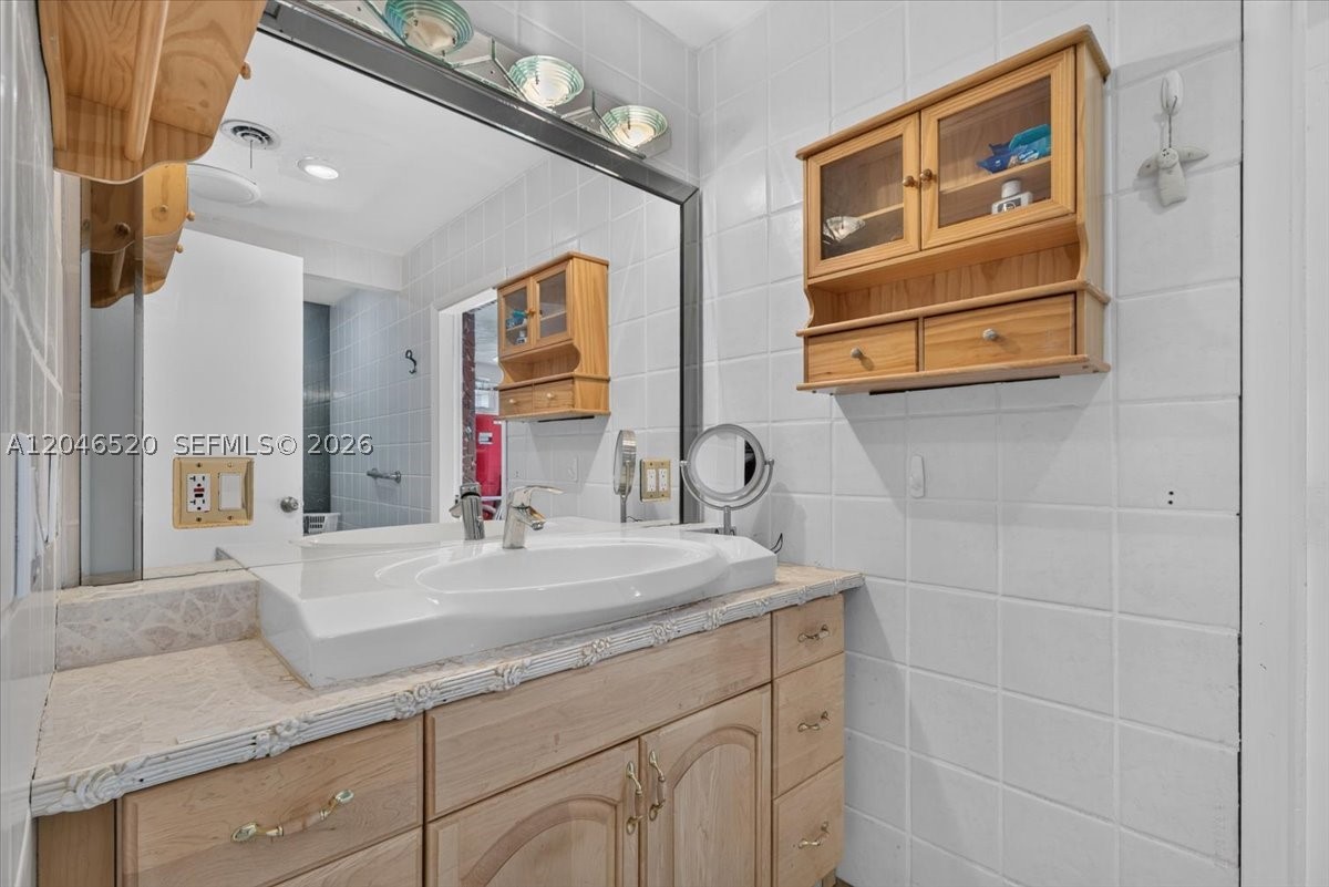 9841 SW 157th Ter, Miami FL 33157