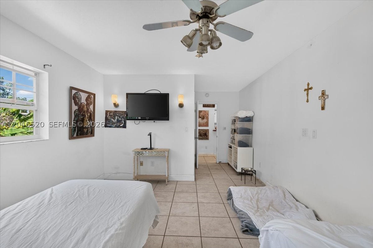 9841 SW 157th Ter, Miami FL 33157