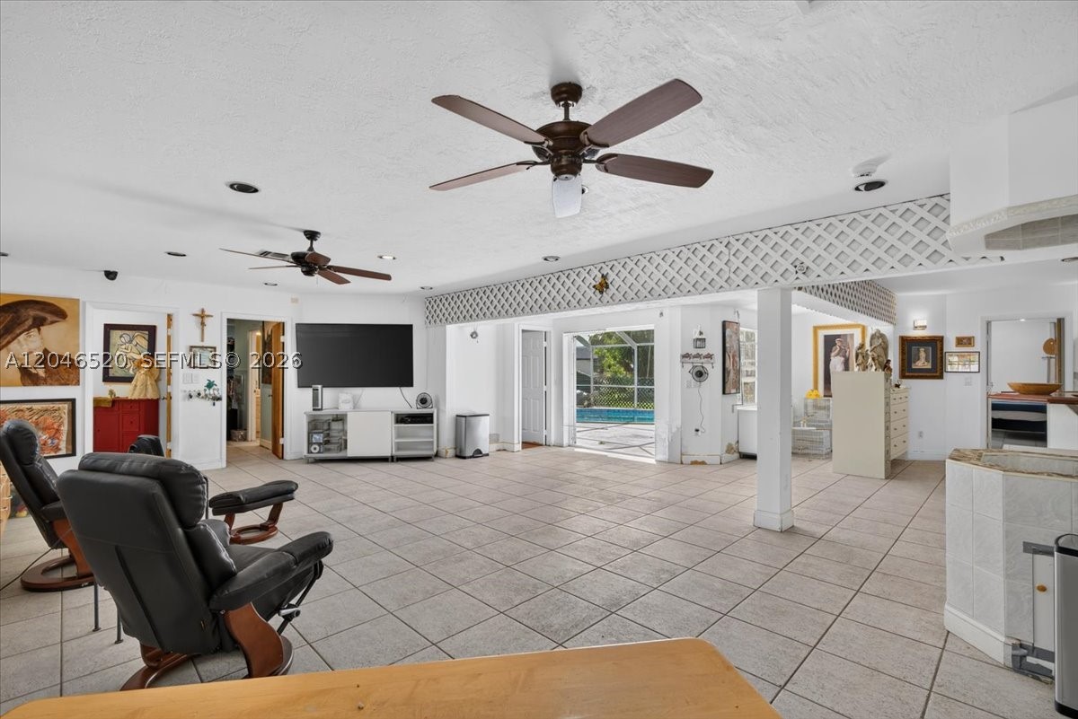 9841 SW 157th Ter, Miami FL 33157