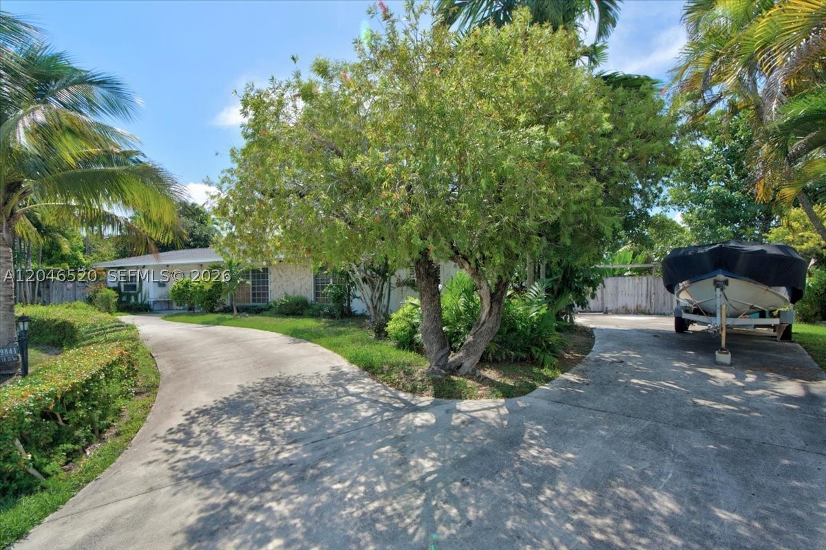 9841 SW 157th Ter, Miami FL 33157