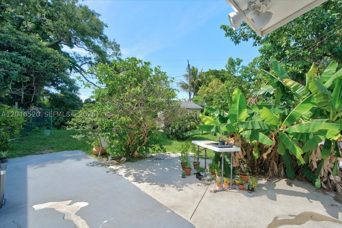 9841 SW 157th Ter, Miami FL 33157